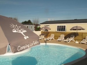 Piscine en camping sur l'ile d'Oléron