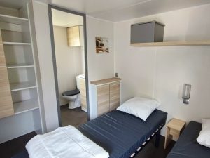 Chambre deux lits simples