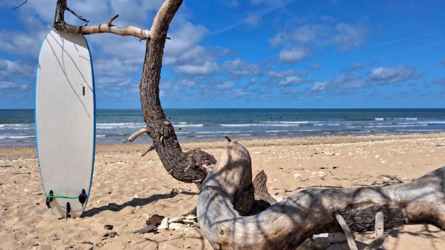 surf sur la plage de Vert Bois